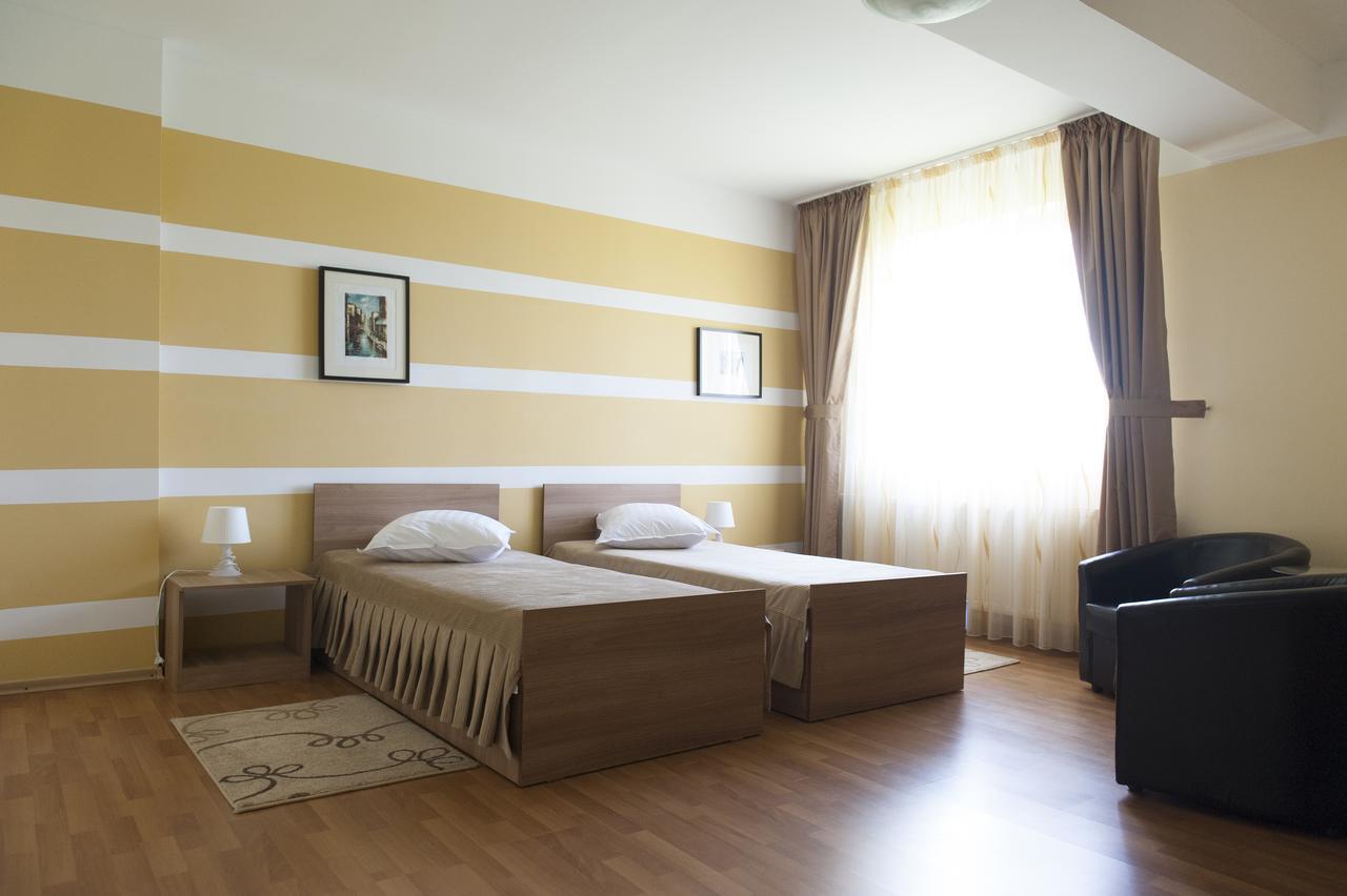 Hotel Pandora Sport Focşani Exterior foto